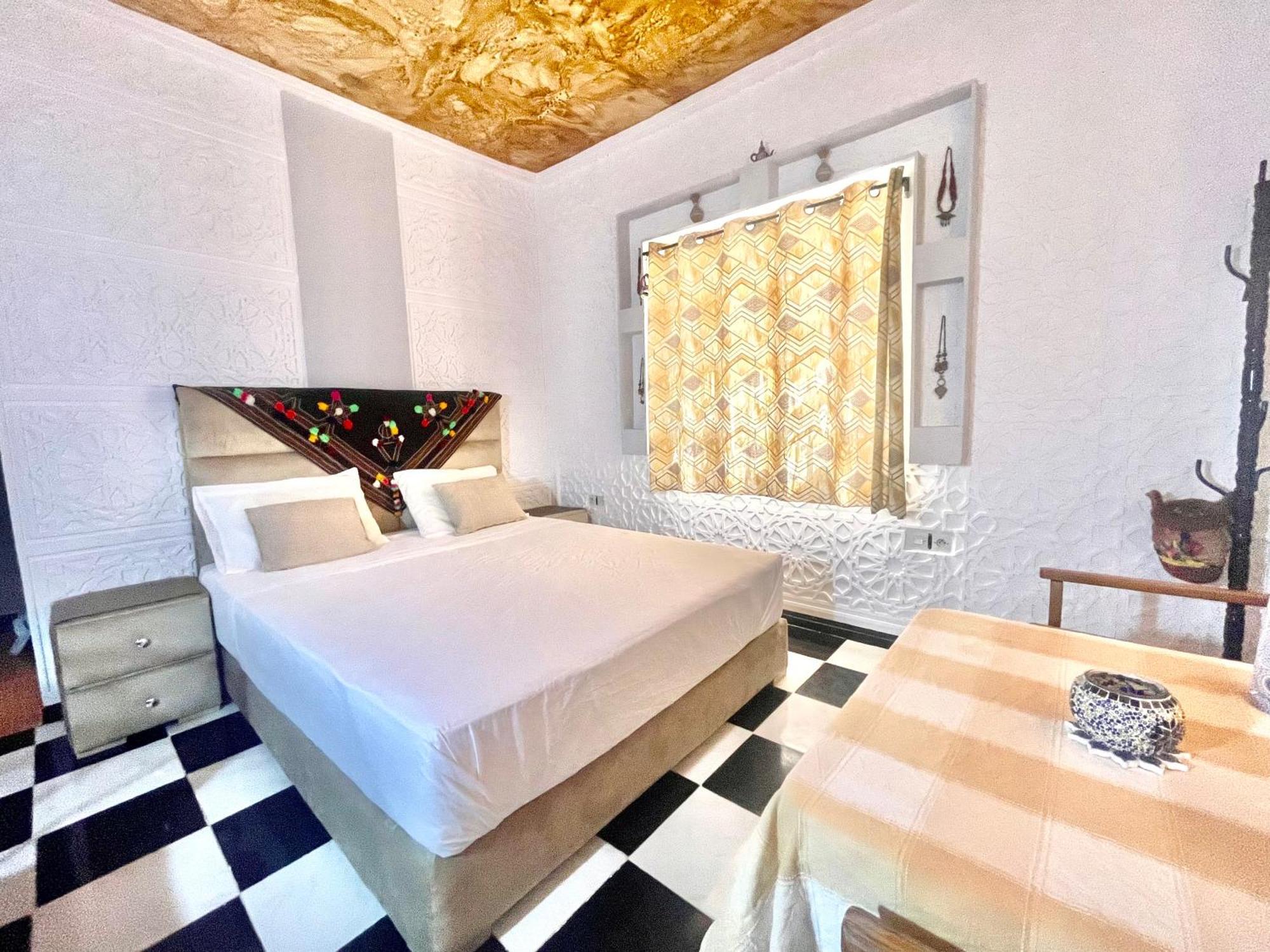 La Maison Traditionnelle Hotel Et Guesthouse Tafraout Bagian luar foto