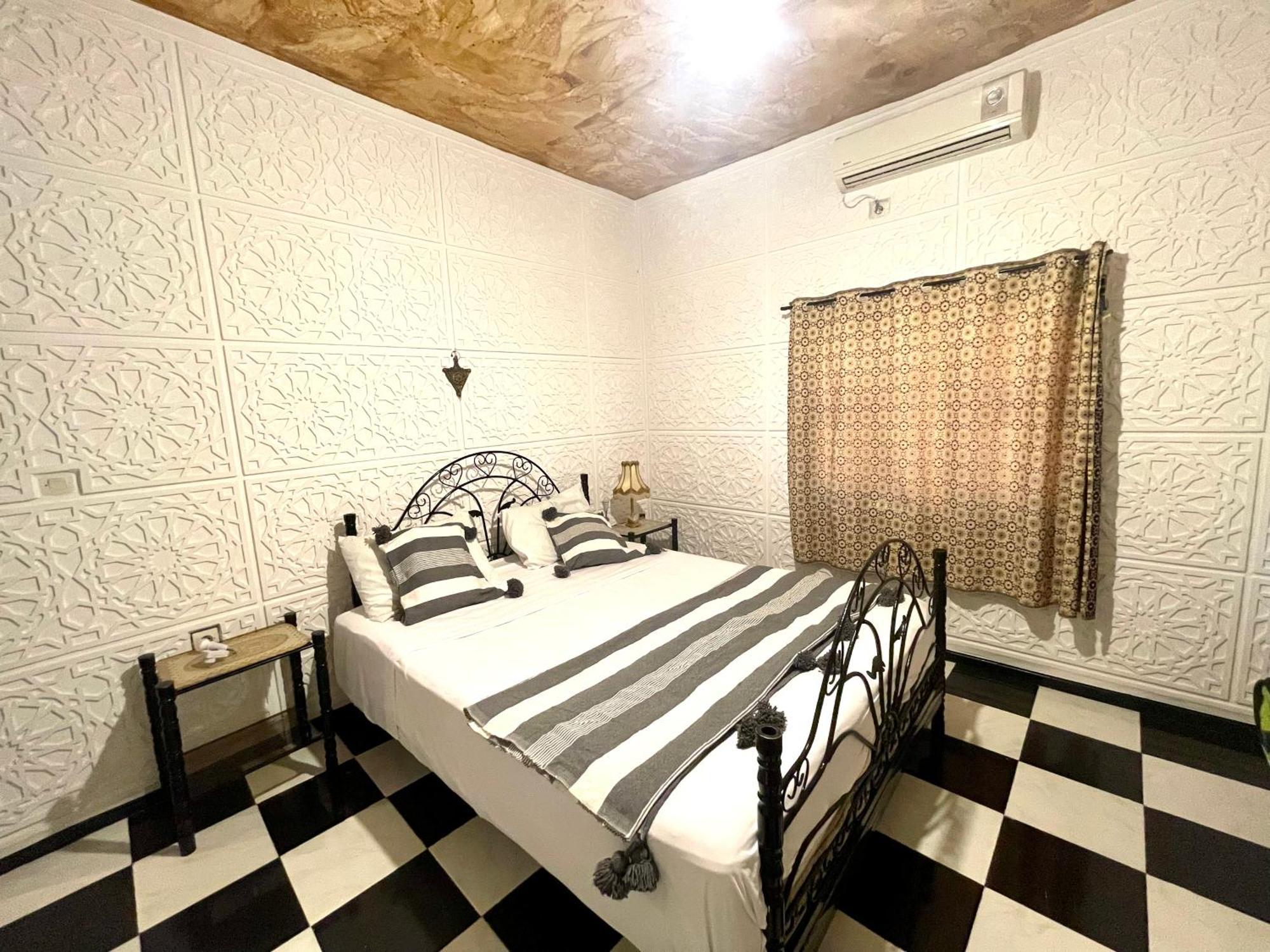 La Maison Traditionnelle Hotel Et Guesthouse Tafraout Bagian luar foto